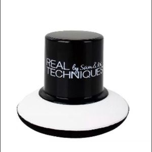 Real Techniques Base Expert Air Cushion